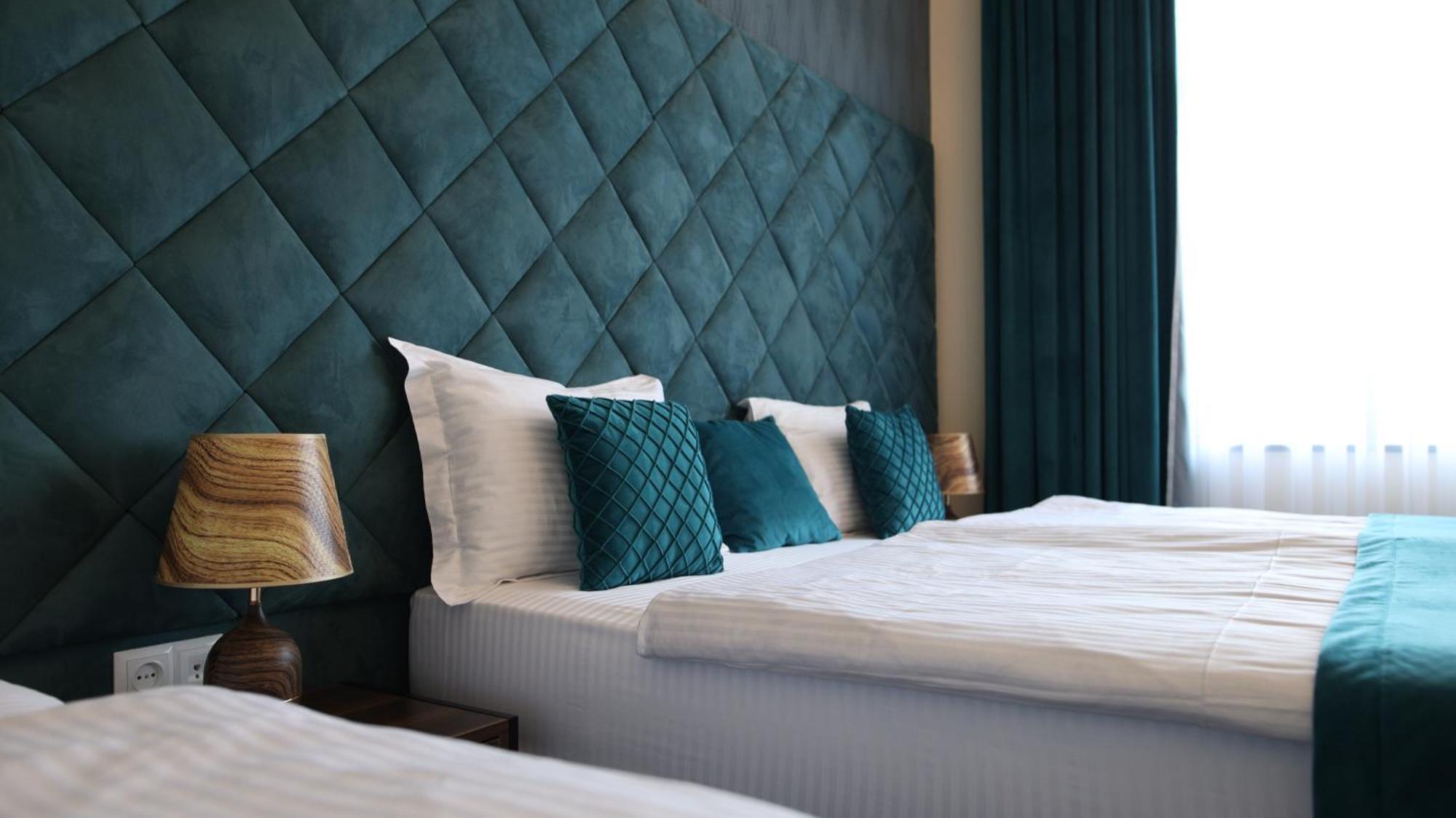Bmg Hotel By Grigoryans Group 戈里斯 外观 照片
