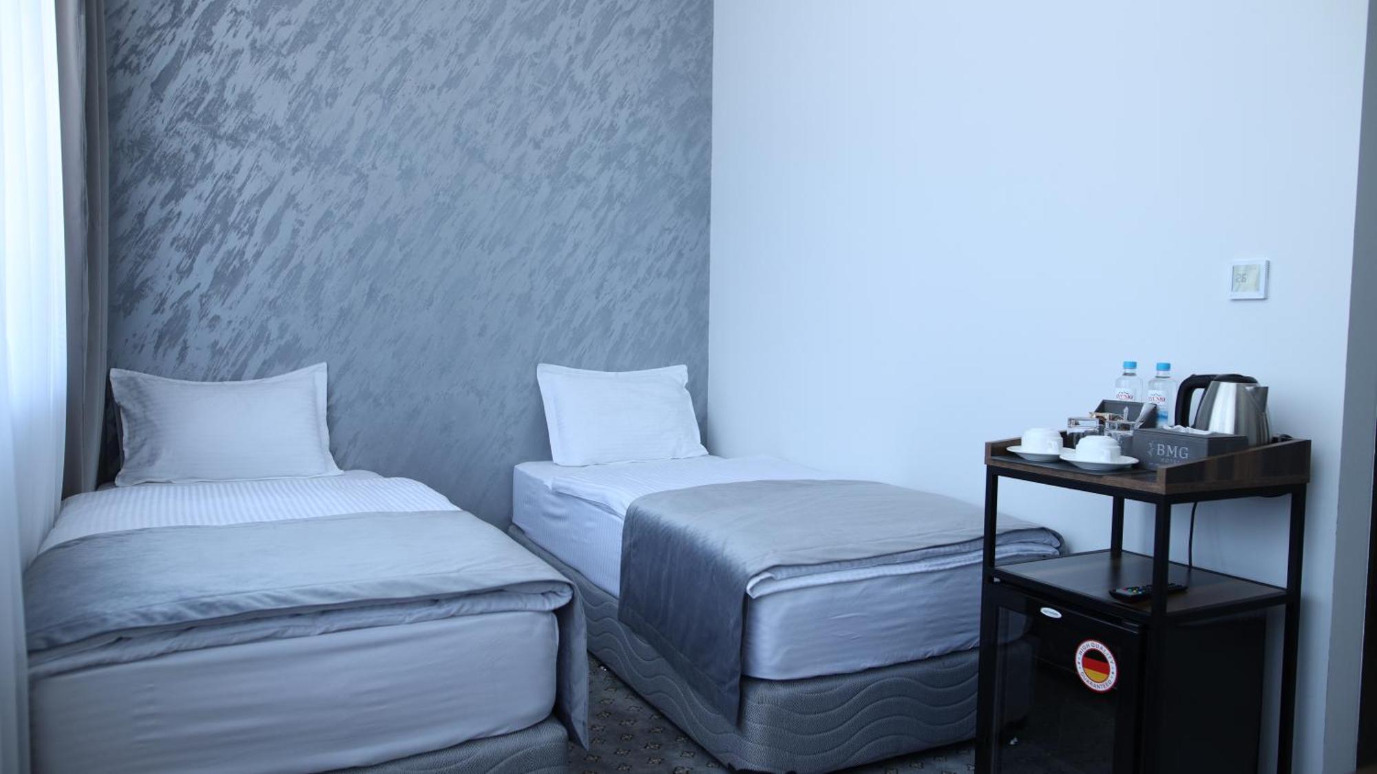 Bmg Hotel By Grigoryans Group 戈里斯 外观 照片